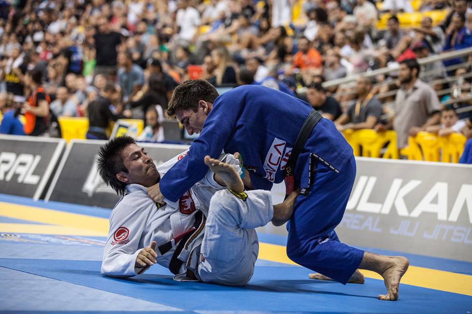 Pressure: Guilherme Mendes Passing